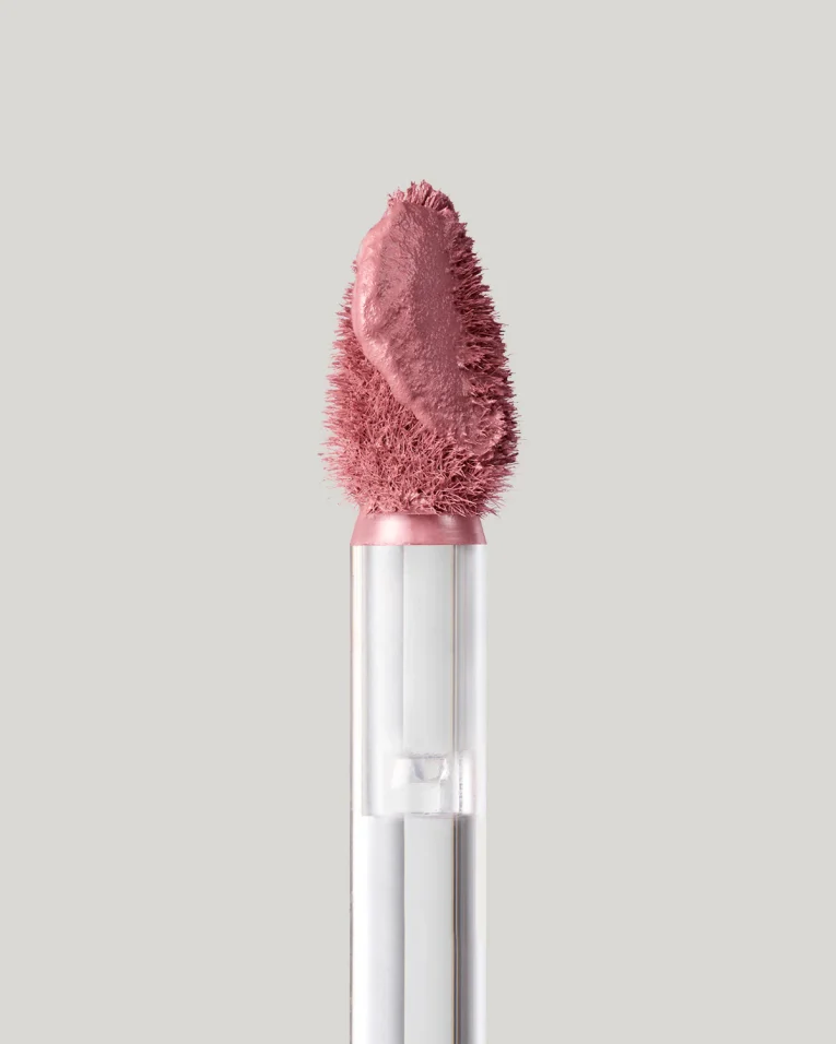 FB_POSTHOL22_T2PRODUCT_CONCRETE_FENTY_ICON_VELVET_LIQUID_LIP_CSUITEHEART_WAND_CLOSE_UP_CSUITE_HEART_1200x1500_c451a58e-a733-46e5-9b92-86439154774f