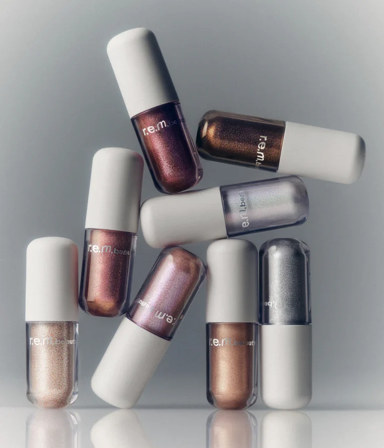 07 Liquid Eyeshadow Shimmer Waterproof Starlet Rem Stylizedproduct 4a80771e 5db1 47b3 8731 51afd5426549