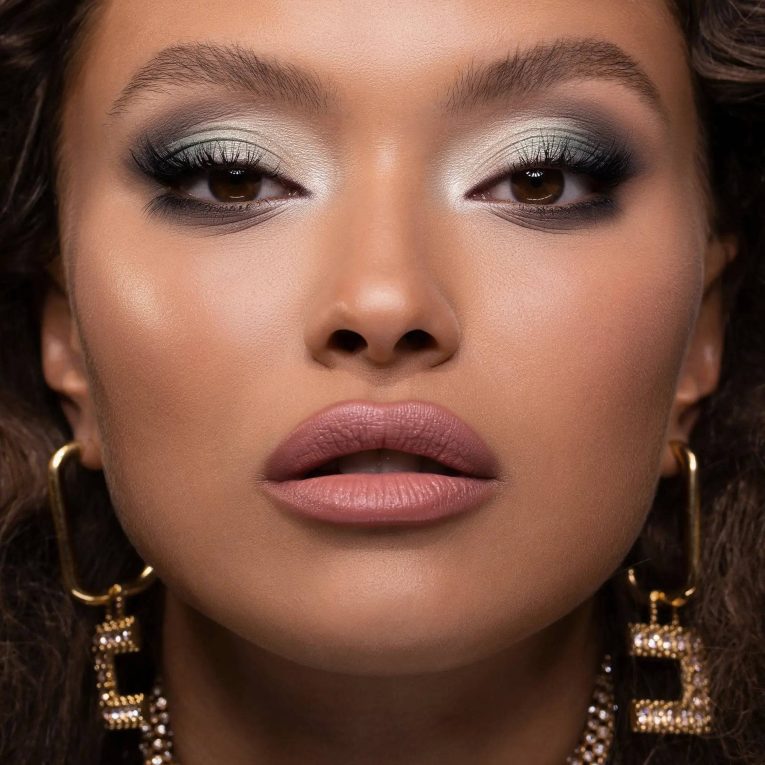 S2618981 Av 05 2048x2048